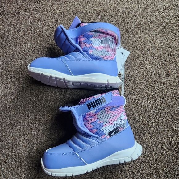 PUMA Snow Boots Peony Lavender Waterproof Girl's Size 10 - Picture 1 of 7